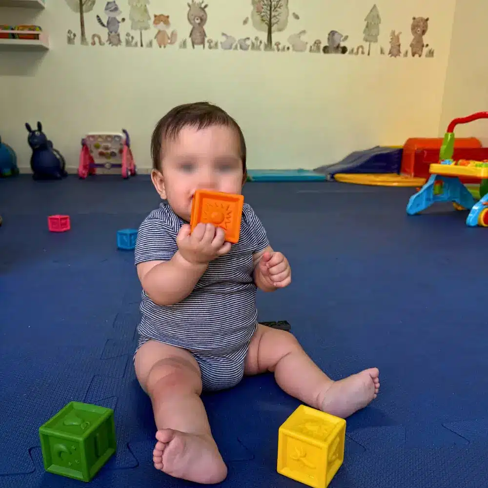 Bebê no berçário da Jardim